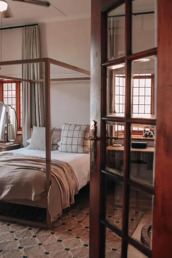 Sonnekus Guest House St James