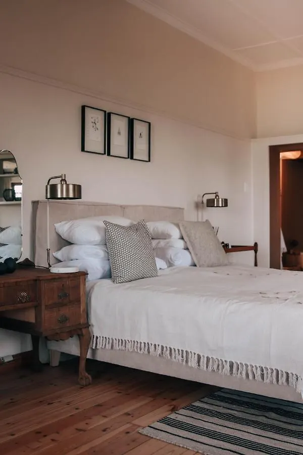 Sonnekus Guest House St James