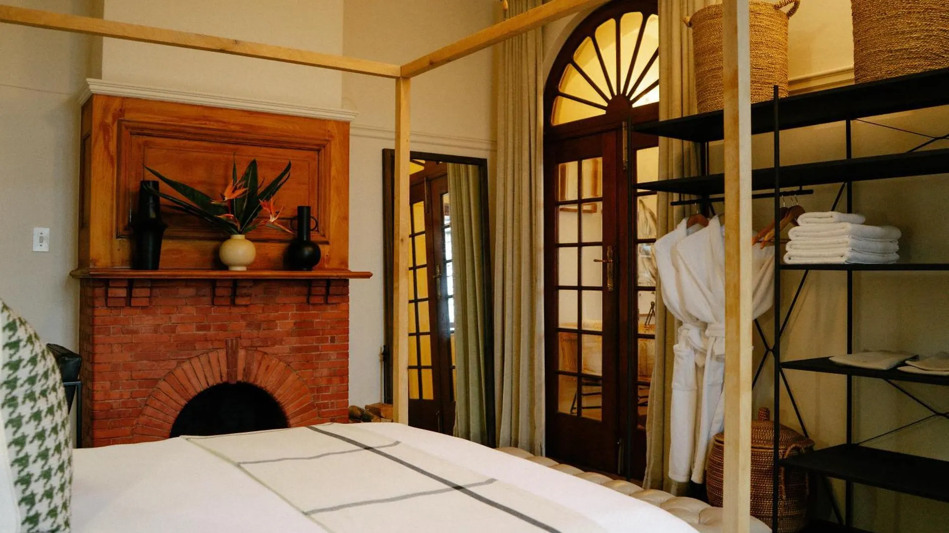 Sonnekus Guest House St James