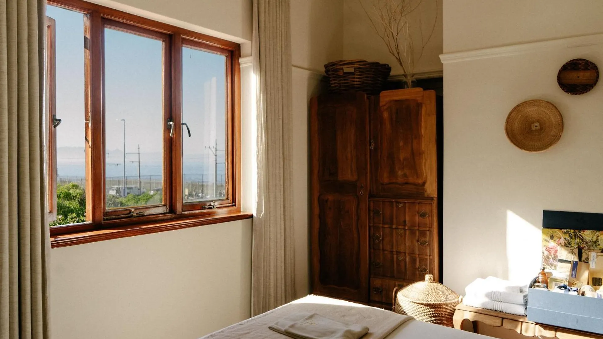 Sonnekus Guest House St James
