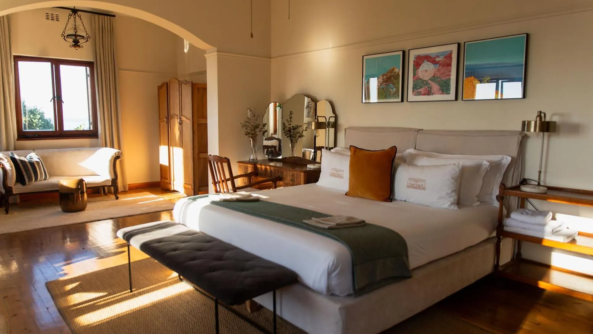 Sonnekus Boutique Hotel & Bistro Kalk Bay Guest house